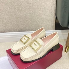 로저비비에 ROGER VIVIER 여성 로퍼 RV122