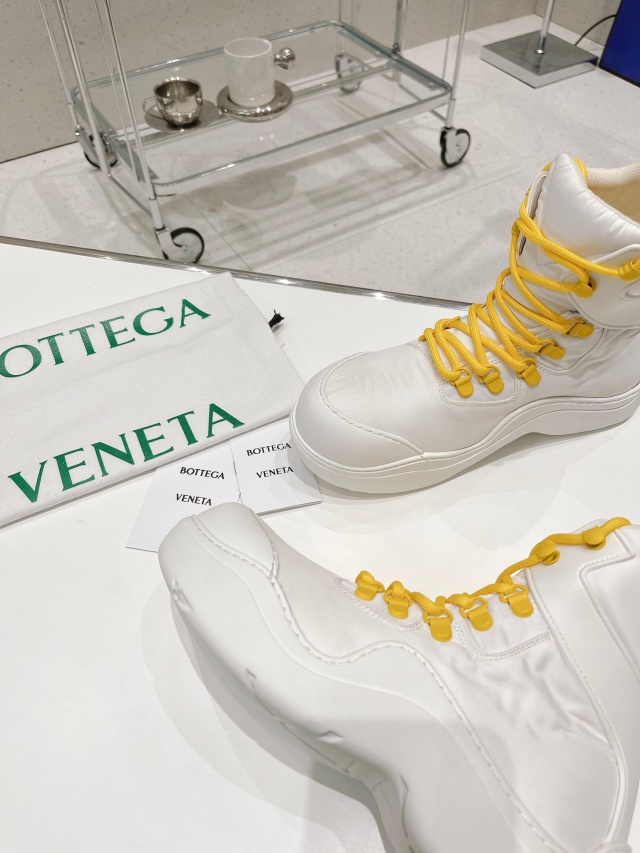 보테가 BOTTEGA VENETA 여성 퍼들부츠  BV075