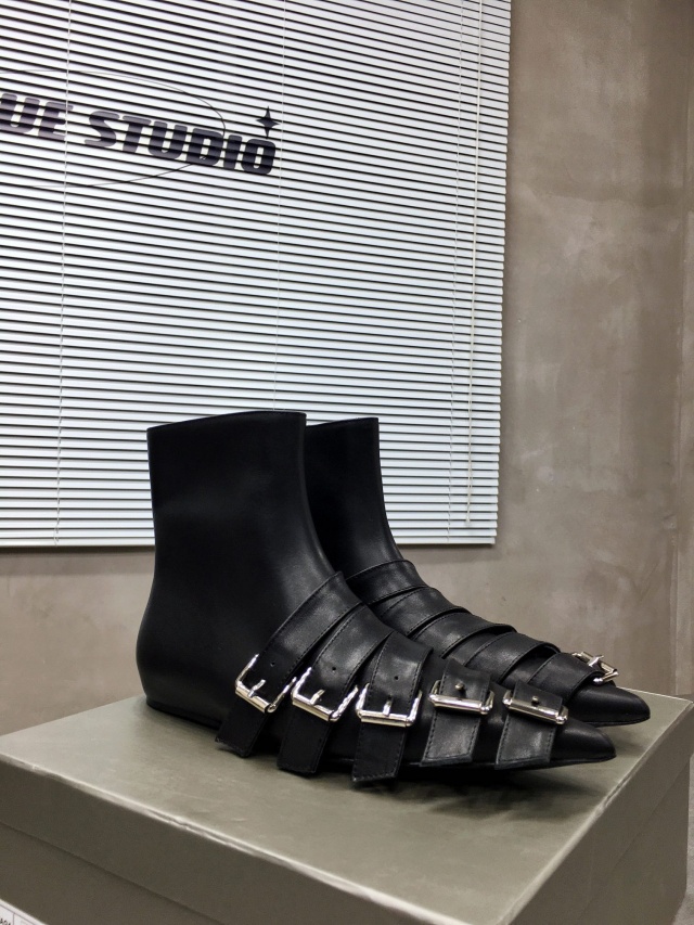 발렌시아가 Balenciaga 장식 앵클부츠 BG0655