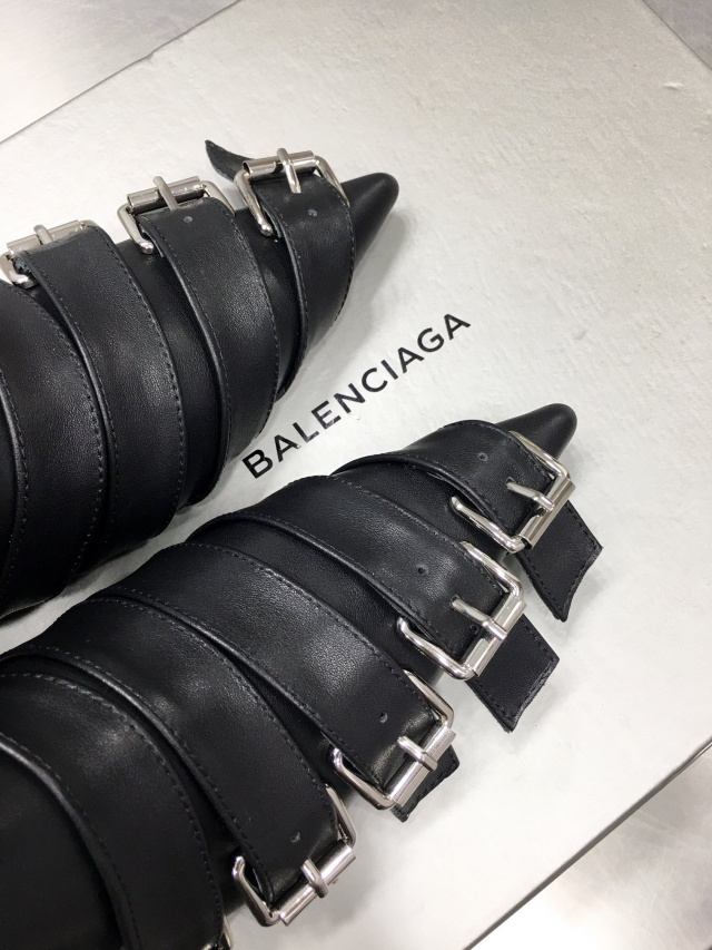 발렌시아가 Balenciaga 장식 앵클부츠 BG0655