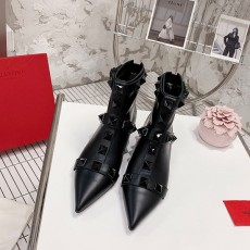 발렌티노 VALENTINO 락스터드 앵클 부츠 VN1043