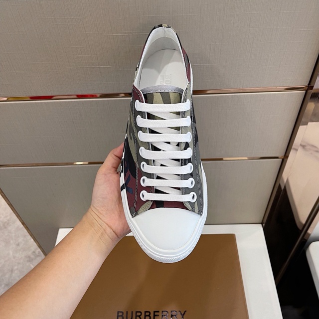 버버리 BURBERRY 남성 캔버스 스니커즈 BB277