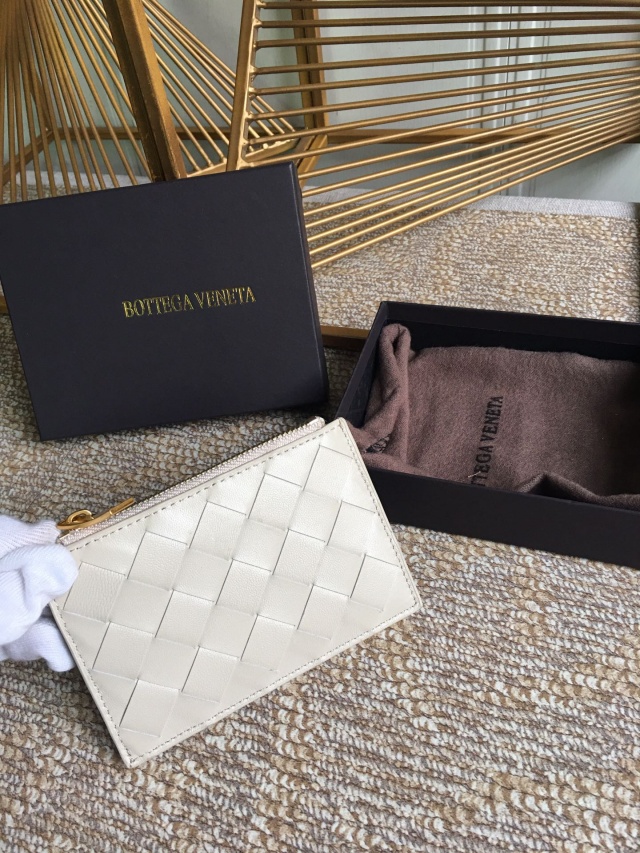 보테가 BOTTEGA VENETA  인트레치아토 카드지갑 BO0683