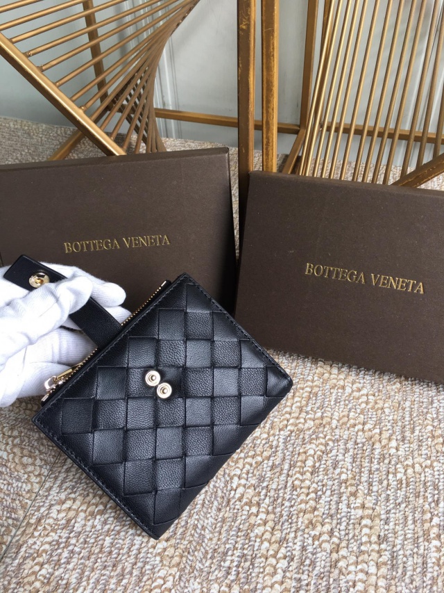 보테가 BOTTEGA VENETA  인트레치아토 반지갑 BO0695