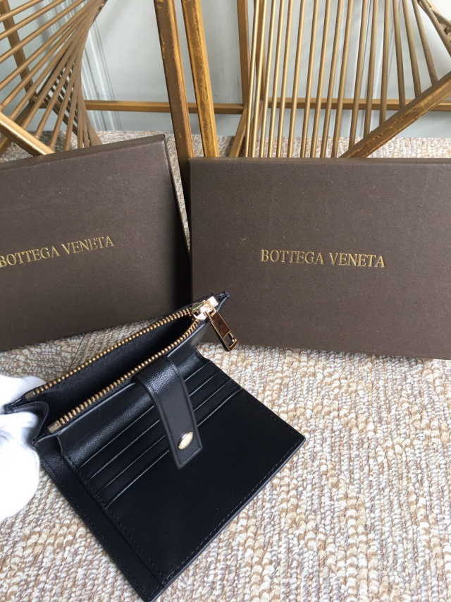 보테가 BOTTEGA VENETA  인트레치아토 반지갑 BO0695