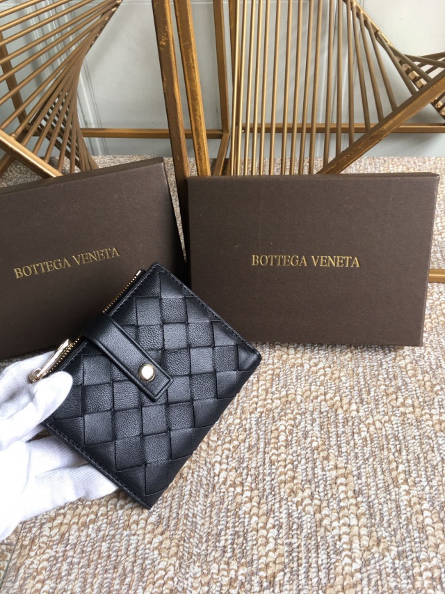 보테가 BOTTEGA VENETA  인트레치아토 반지갑 BO0695