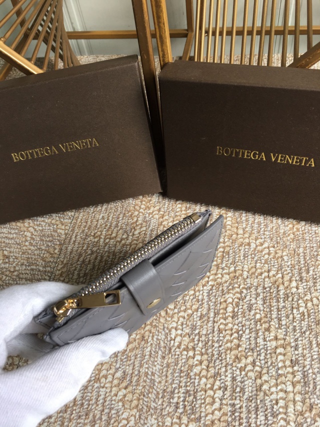 보테가 BOTTEGA VENETA  인트레치아토 반지갑 BO0697