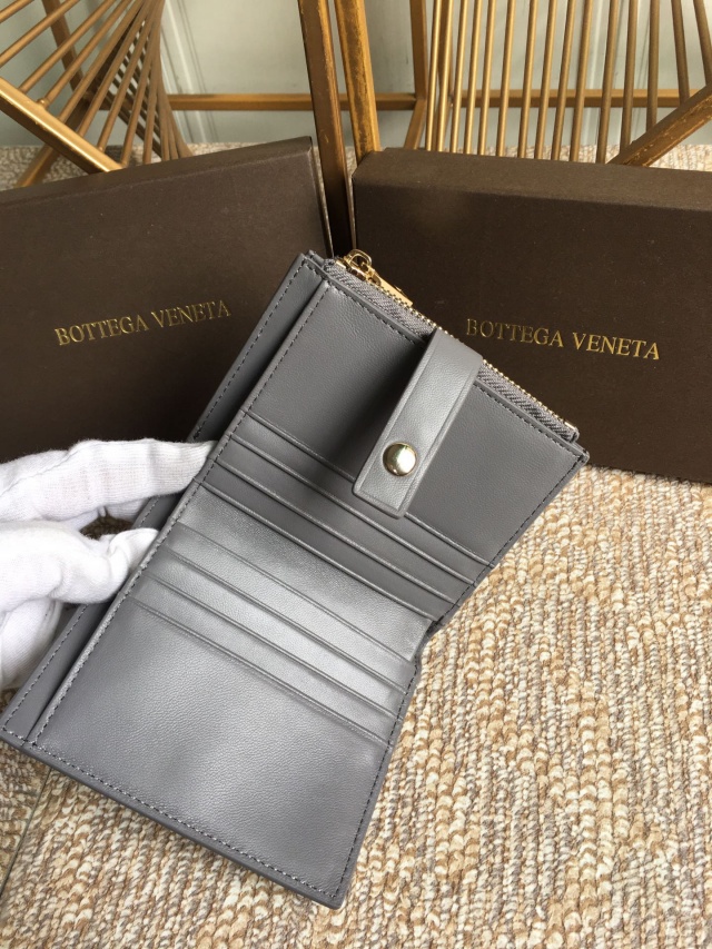 보테가 BOTTEGA VENETA  인트레치아토 반지갑 BO0697