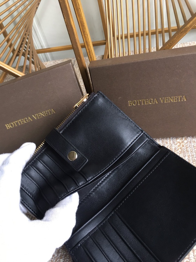 보테가 BOTTEGA VENETA  인트레치아토 중지갑 BO0698