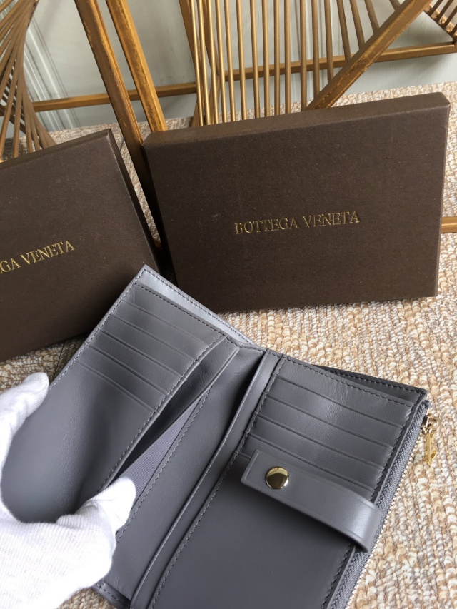 보테가 BOTTEGA VENETA  인트레치아토 중지갑 BO0700