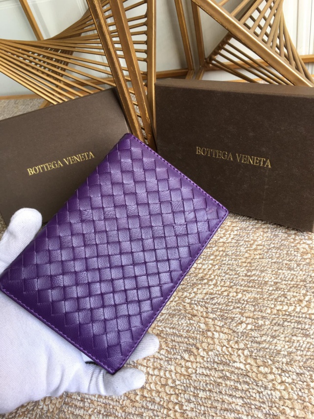 보테가 BOTTEGA VENETA  여권지갑 BO0721