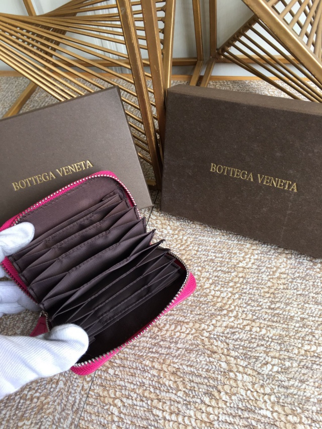 보테가 BOTTEGA VENETA  인트레치아토 카드지갑 BO0724