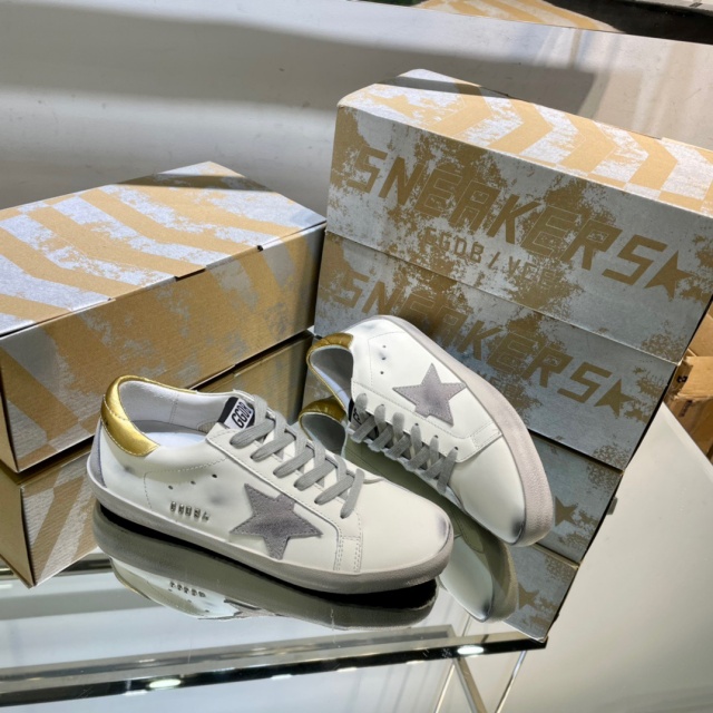 골든구스 GOLDEN GOOSE 남여공용 슈퍼스타 스니커즈 GD0486