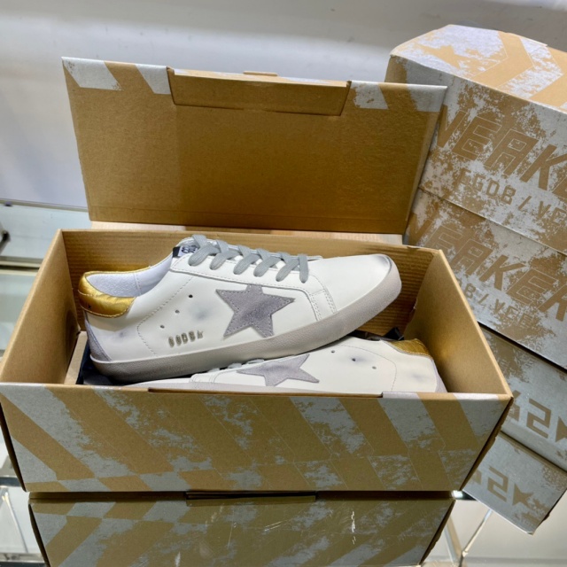 골든구스 GOLDEN GOOSE 남여공용 슈퍼스타 스니커즈 GD0486