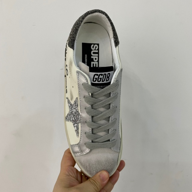 골든구스 GOLDEN GOOSE 남여공용 슈퍼스타 스니커즈 GD0521