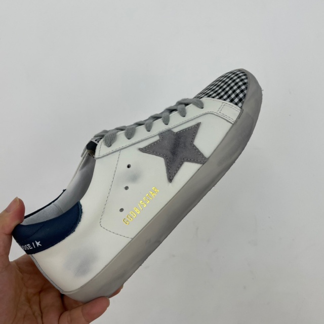 골든구스 GOLDEN GOOSE 남여공용 슈퍼스타 스니커즈 GD0525