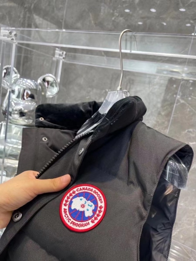 캐나다구스 CANADAGOOSE 남여공용 패딩조끼 CS0310