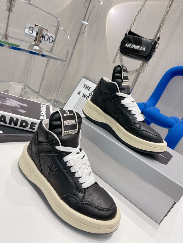 릭오웬스 Rick Owens 남여공용 로우탑 스니커즈 RO139