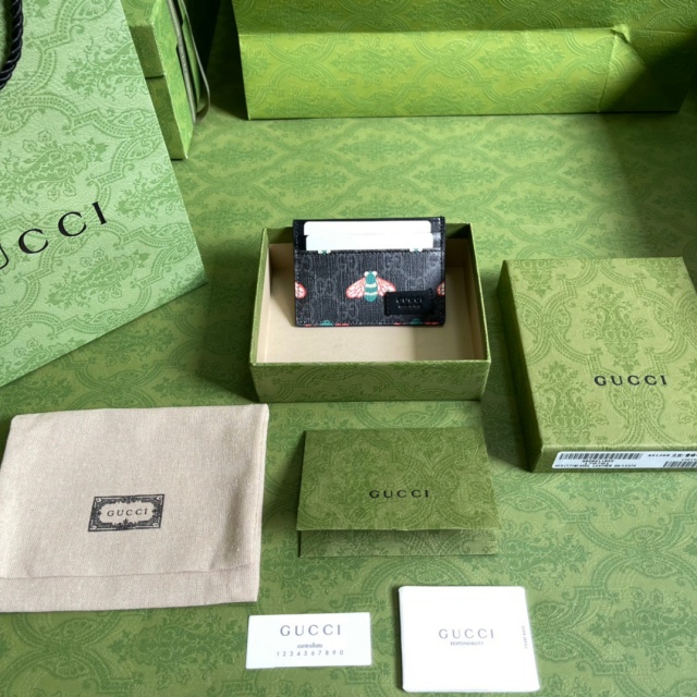 구찌 GUCCI 인터로킹 카드지갑 673002 GU0804