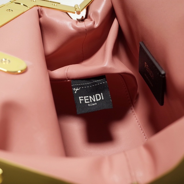 펜디 FENDI 여성 퍼스트백  FD0802