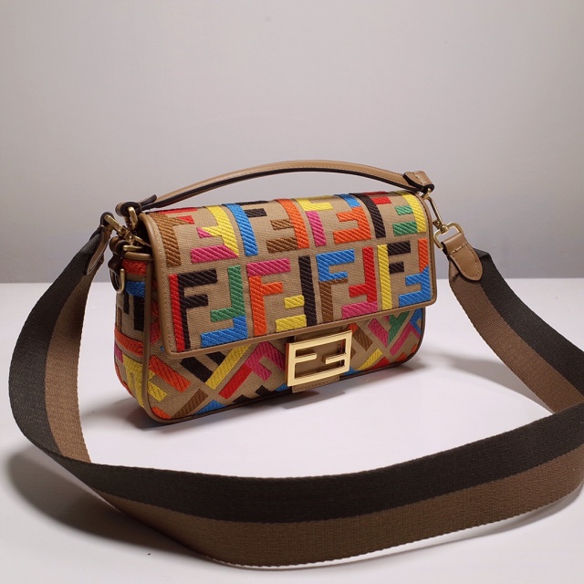 펜디 FENDI 여성 바게트백  FD0824