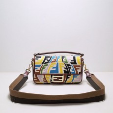 펜디 FENDI 여성 바게트백  FD0823