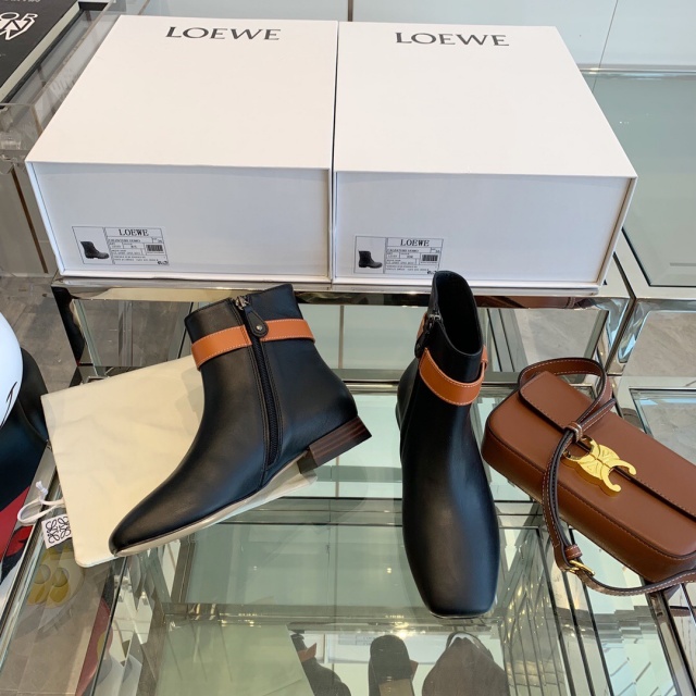 로에베 LOEWE 여성 앵클부츠 LW075