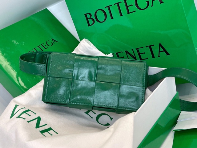 보테가 BOTTEGA VENETA 카세트 벨트백 651053 BO0700