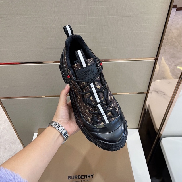 버버리 BURBERRY 남성 빈티지 스니커즈 BB294