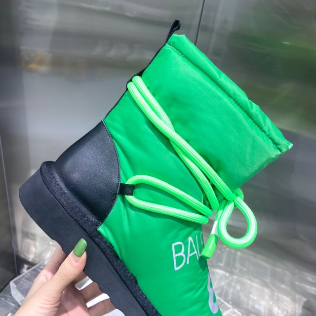 발렌시아가 Balenciaga 여성 어그부츠 BG0695