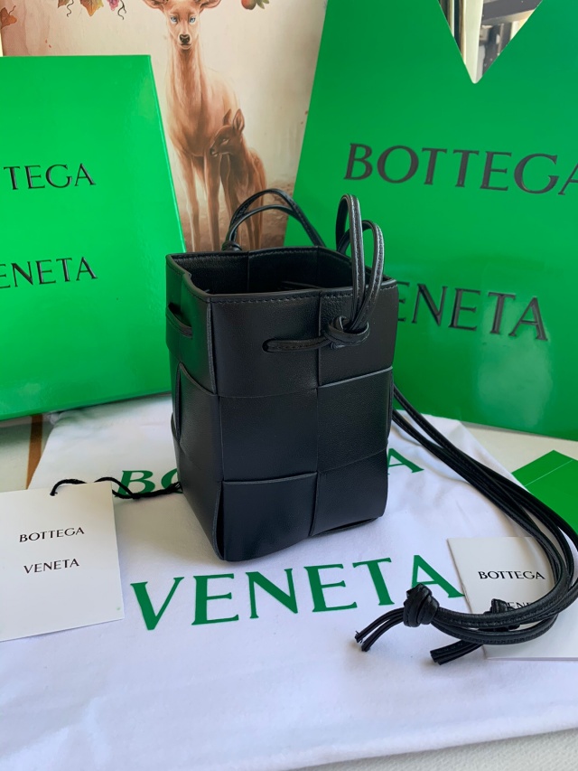 보테가 BOTTEGA VENETA 카세트 버킷백 680218 BO0783