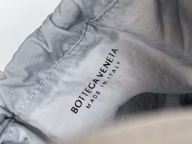 보테가 BOTTEGA VENETA 더 쉘 토트백 651819 BO0739