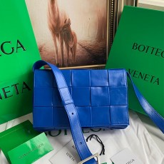 보테가 BOTTEGA VENETA 인트레치아토 카세트백 667298 BO0773