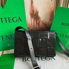 보테가 BOTTEGA VENETA 인트레치아토 카세트백 667298 BO0775