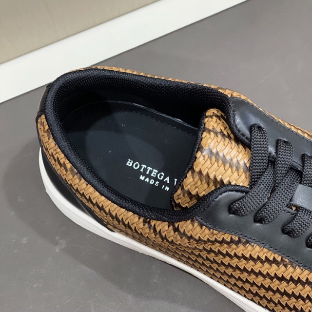 보테가 BOTTEGA VENETA 남성 스니커즈 BV134