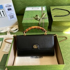 구찌 GUCCI 다이애나 스몰 체인 숄더백 675795 GU01926