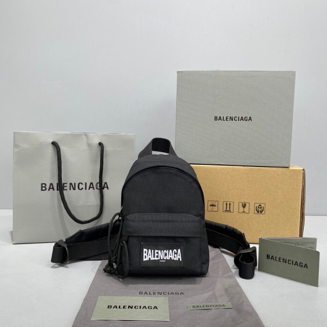 발렌시아가 Balenciaga 로고패치 미니 백팩 BC0461