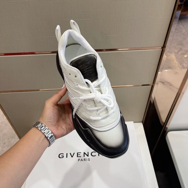 지방시 GIVENCHY 남성 GIV 1 스니커즈 GV0645