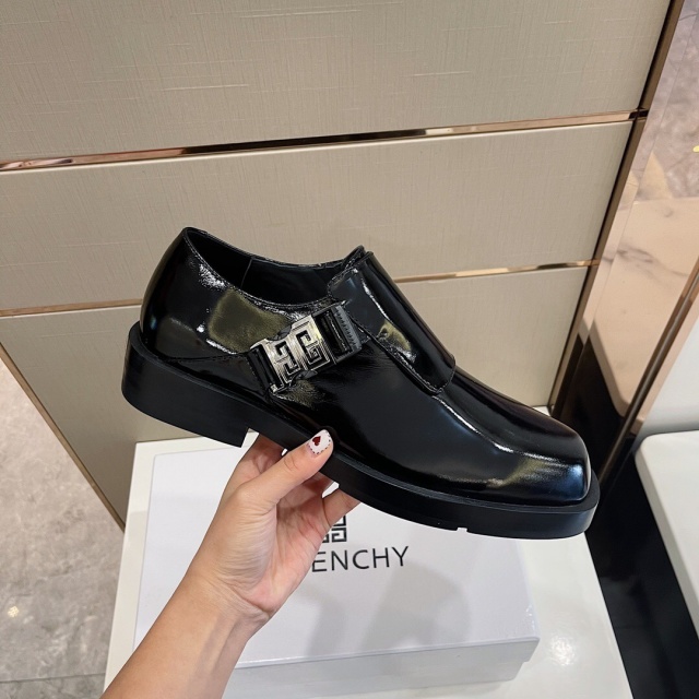 지방시 GIVENCHY 남성 스퀘어드 몽크슈즈 GV0649