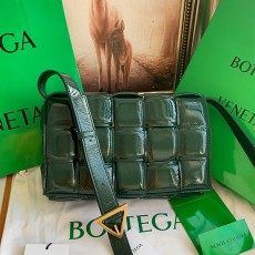 보테가 BOTTEGA VENETA 카세트백  BO0796