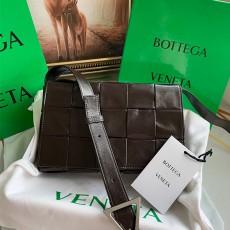 보테가 BOTTEGA VENETA 인트레치아토 카세트백 667298 BO0806