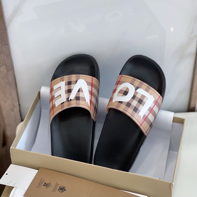 버버리 BURBERRY 남여공용 슬리퍼  BB324