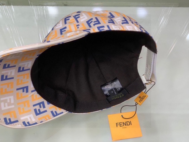 펜디 FENDI 남여공용 볼캡 모자 F0088