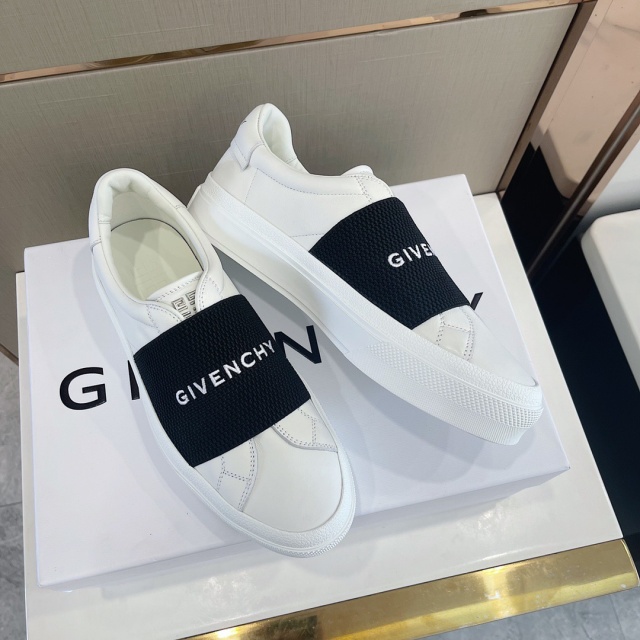 지방시 GIVENCHY 남성 어반 스트리트 스니커즈 GV0656