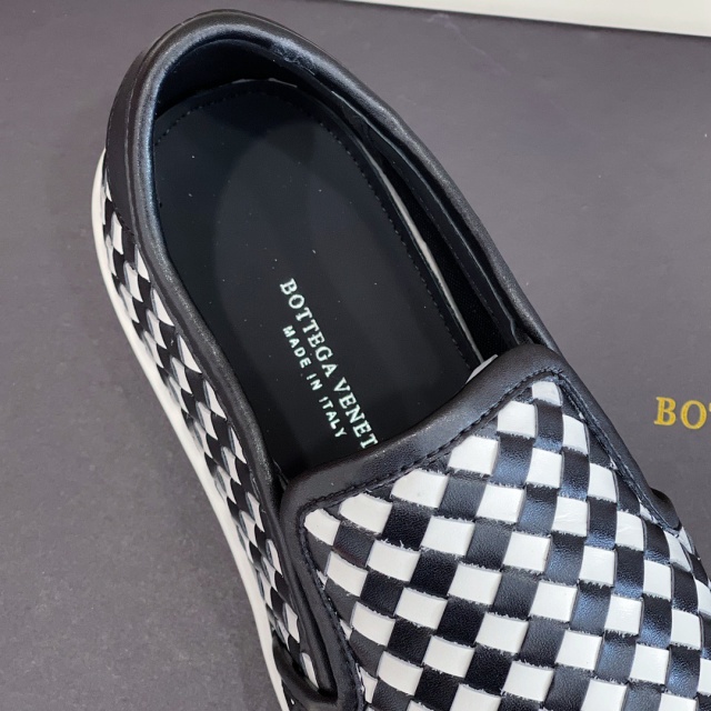 보테가 BOTTEGA VENETA 남성 슬립온 스니커즈 BV146