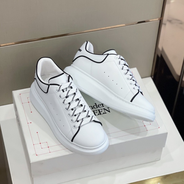 매퀸 Mcqueen 남여공용 오버솔 스니커즈 M378