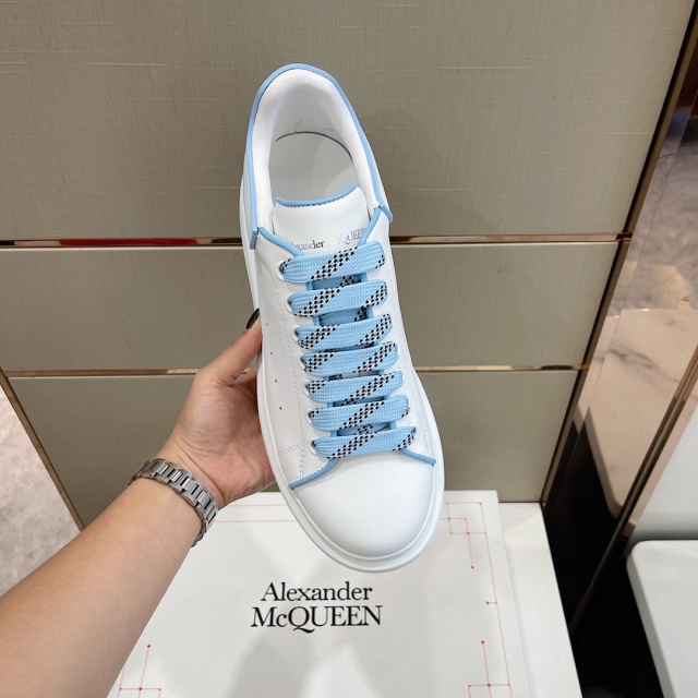 매퀸 Mcqueen 남여공용 오버솔 스니커즈 M384