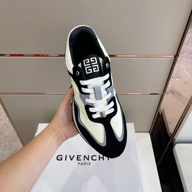 지방시 GIVENCHY 남성 러닝 스니커즈 GV0665