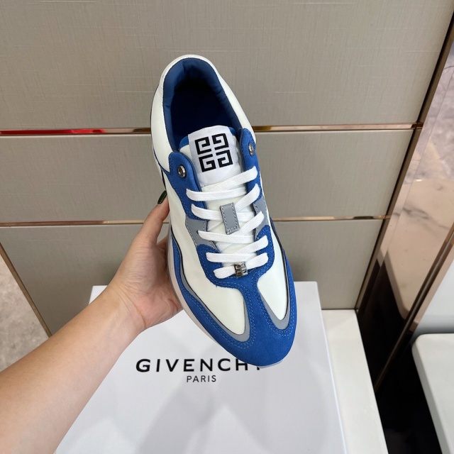 지방시 GIVENCHY 남성 러닝 스니커즈 GV0667