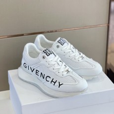 지방시 GIVENCHY 남성 러닝 스니커즈 GV0662